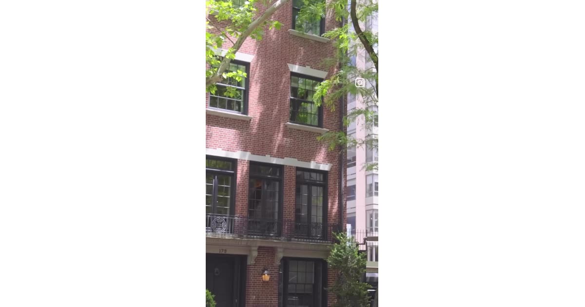 The Upper East Side townhouse market has recalibrated toward realistic pricing, sparking a significant surge in sales volume. While mega-luxury trophy sales have skewed averages in the past, strong buyer demand is concentrated in the $7M to $15M mid-market range, with sellers realizing quicker closings when priced correctly. Current Market Data & Statistics Median List Price: Single and multi-family townhouses currently span a wide spectrum from $7.5M to upwards of $50M, with a median active list price sitting in the mid-$8M range. Sales Volume: Transaction volume has jumped significantly (up by over 35%), driven by active mid-market segments and buyers who value the privacy and autonomy of private homes over co-ops. Price Per Square Foot: Averages typically hover between $1,450 to $1,650, varying heavily depending on block prestige and renovation status. Average Days on Market: Homes selling in the 70- to 90-day window are common, but exceptional, turn-key properties on coveted Gold Coast blocks move much faster. Notable Listings & Recent Activity • 18 East 80th Street: A stunning 14,000+ sq ft property listed actively in the $49.9M range. • 165 East 64th Street: Recently active on the market for $18.5M, boasting expansive 7,000 sq ft layouts. • 21 East 81st Street: A 8,500 sq ft, 20-foot wide property listed for $18M.