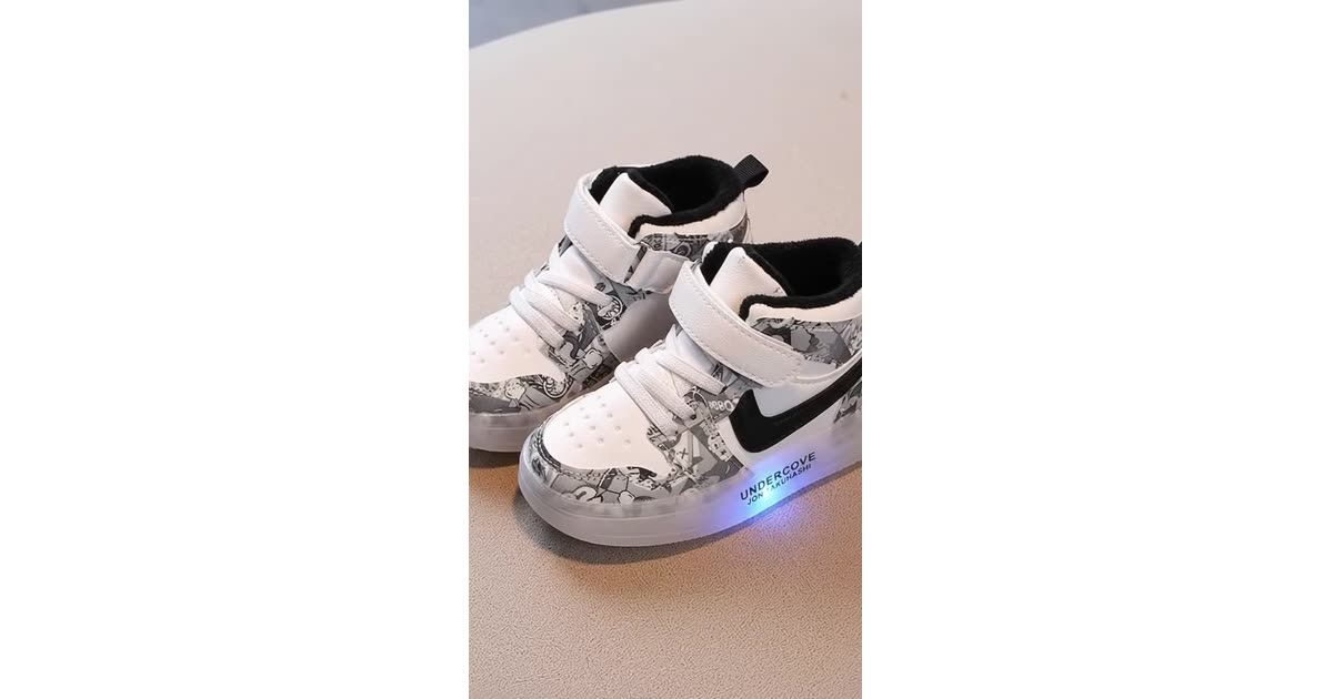 Undercove Light-Up Kids Sneakers with LED Soles | Fashion | Eugenie BC-A