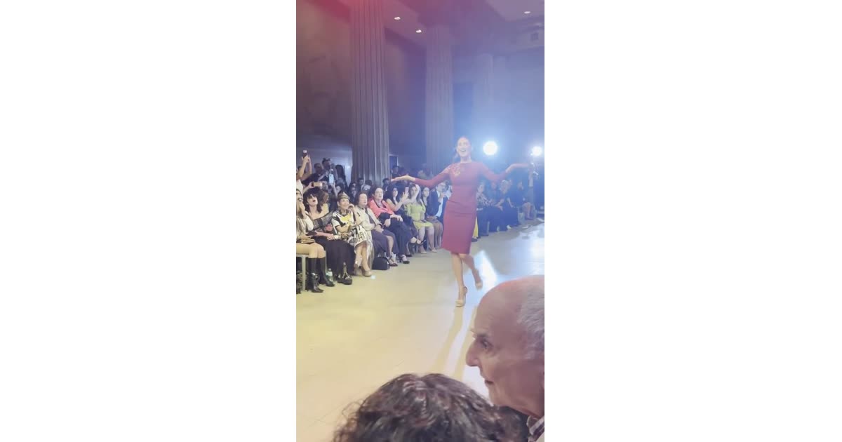 Runway Presentation: Burgundy Fashion Collection | Fashion | William Lebovics