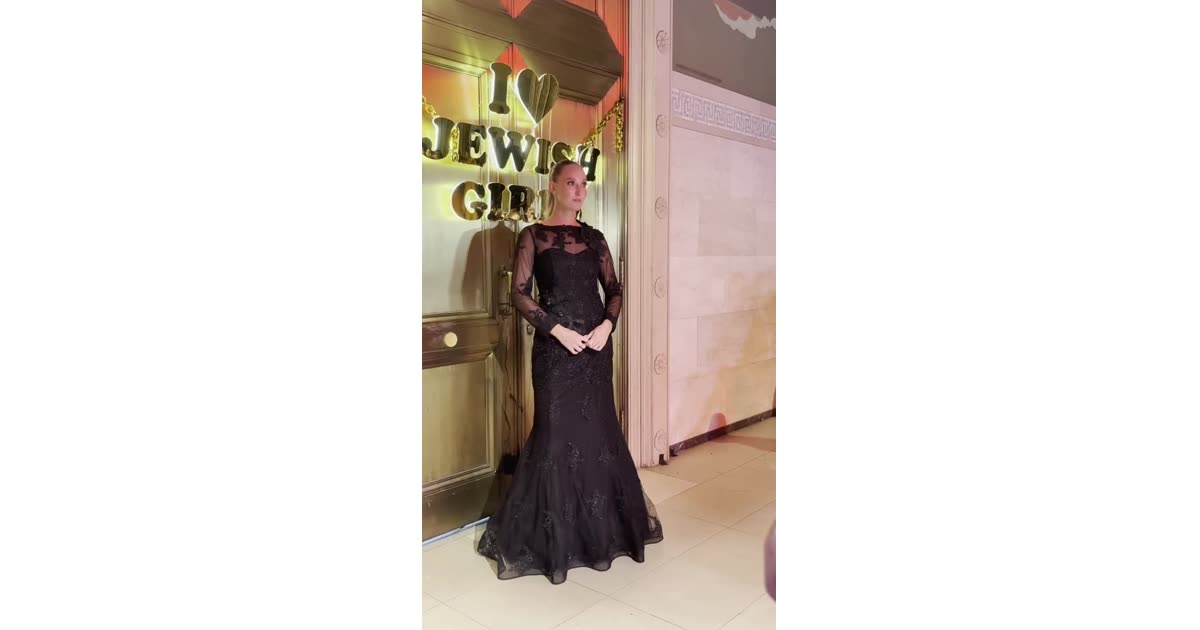 I Love Jewelry Girl Elegant Black Beaded Gown | Fashion | William Lebovics