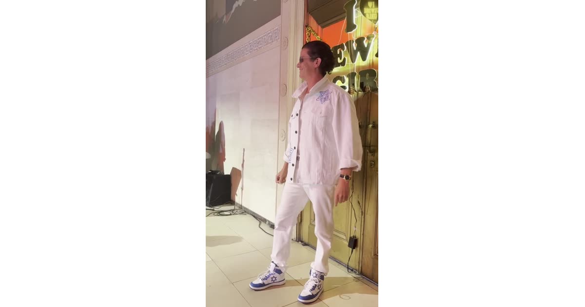 Ari Ackerman walk the runway| Fashion | William Lebovics