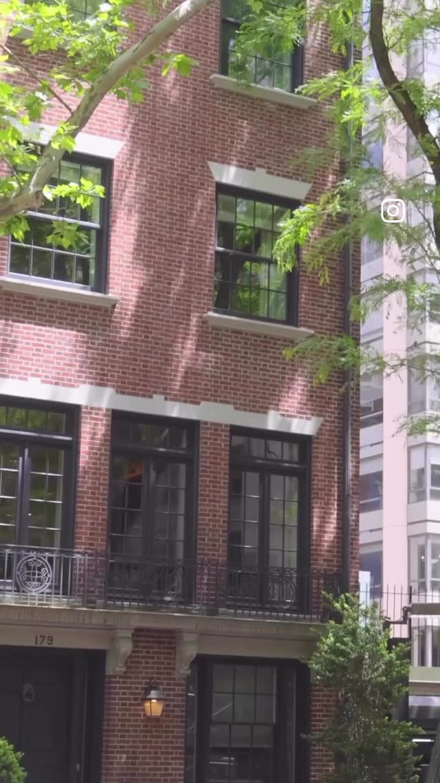The Upper East Side townhouse market has recalibrated toward realistic pricing, sparking a significant surge in sales volume. While mega-luxury trophy sales have skewed averages in the past, strong buyer demand is concentrated in the $7M to $15M mid-market range, with sellers realizing quicker closings when priced correctly. Current Market Data & Statistics Median List Price: Single and multi-family townhouses currently span a wide spectrum from $7.5M to upwards of $50M, with a median active list price sitting in the mid-$8M range. Sales Volume: Transaction volume has jumped significantly (up by over 35%), driven by active mid-market segments and buyers who value the privacy and autonomy of private homes over co-ops. Price Per Square Foot: Averages typically hover between $1,450 to $1,650, varying heavily depending on block prestige and renovation status. Average Days on Market: Homes selling in the 70- to 90-day window are common, but exceptional, turn-key properties on coveted Gold Coast blocks move much faster. Notable Listings & Recent Activity • 18 East 80th Street: A stunning 14,000+ sq ft property listed actively in the $49.9M range. • 165 East 64th Street: Recently active on the market for $18.5M, boasting expansive 7,000 sq ft layouts. • 21 East 81st Street: A 8,500 sq ft, 20-foot wide property listed for $18M.