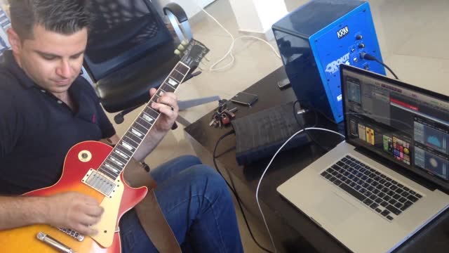 Studio Session: Guitar & Production | Dream Electric
