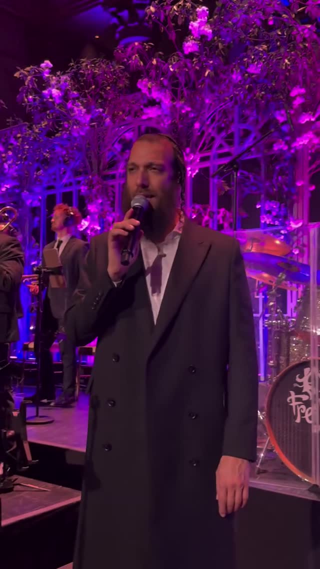 Live Classical Performance Under Floral Lights | Music | Will | YESODI