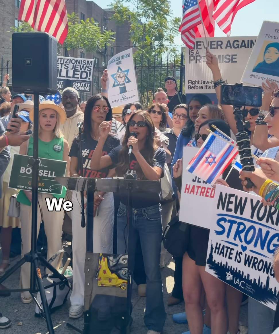 Am Yisrael Chic: Lizzy Savetsky's Fabulous Fight for the Jewish People